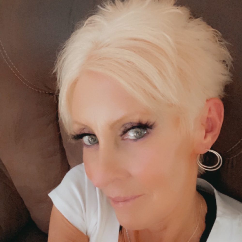 Meet your Posher, Lawona